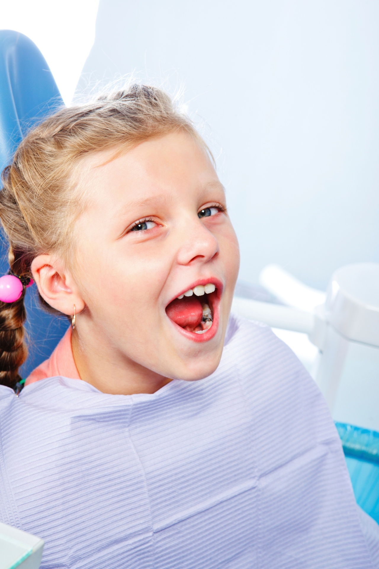 CÁRIES DEVEM SER TRATADAS SOMENTE NA DENTIÇÃO PERMANENTE? - Getty Images