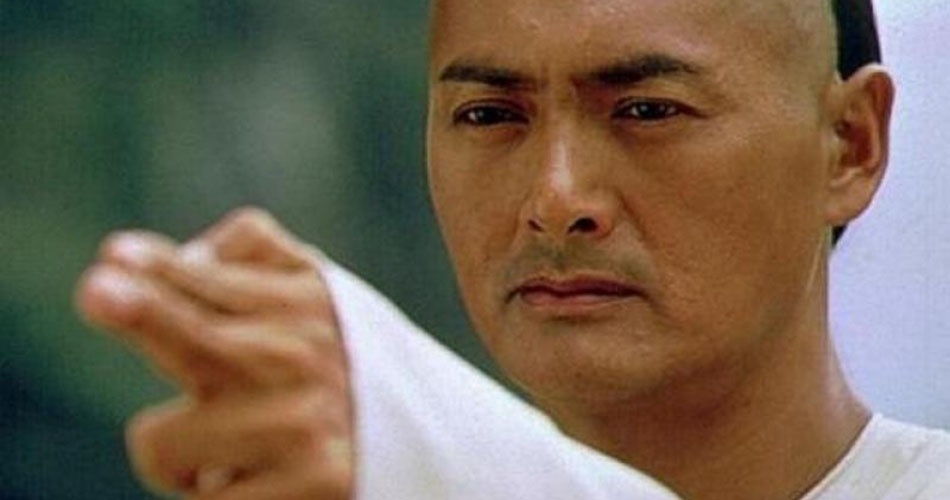 CHOW YUN-FAT: 295 MORTES - Astro de filmes como "O Tigre E o Dragão", "Assassinos Substitutos" e "O Monge à Prova de Balas", o ator de Hong Kong é o segundo maior matador do cinema, de acordo com a lista do cientista da computação Randal Olson. Com habilidades que vão das artes marciais às armas de fogo, o asiático deixou para trás nomes como Sylvester Stallone e Bruce Willis - Divulgação