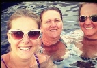Grávida, Ana Hickmann curte piscina acompanhada da mãe - Reprodução/Instagram
