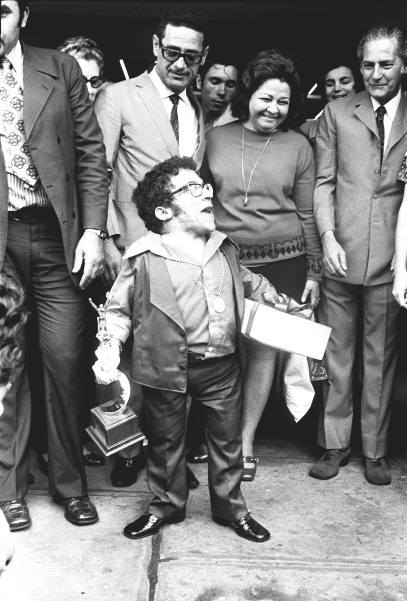 6.fev.1971 - O cantor Nelson Ned no Aeroporto do Galeão, no Rio de Janeiro - Arquivo/Agência O Dia/Estadão Conteúdo