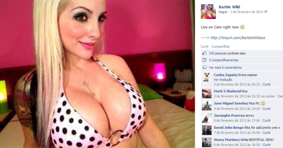 Clara Aguilar, de 25 anos, fazia shows eróticos pela internet, em que usava o nome "Barbie Wild". A loira é natural de São Paulo e é empresária