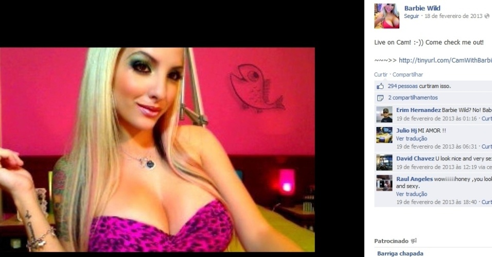 Clara Aguilar, de 25 anos, fazia shows eróticos pela internet, em que usava o nome "Barbie Wild". A loira é natural de São Paulo e é empresária