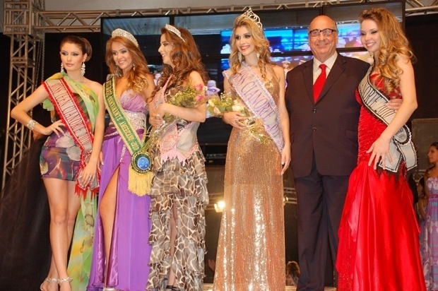 Tatiele foi eleita eleita Miss Cianorte 2011, em uma competição que contou com mais de 70 concorrentes