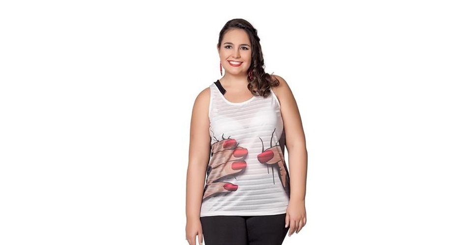 Camiseta com estampa de mão; R$ 82, na Chic & Elegante (www.chiceelegante.com.br). Preço pesquisado em janeiro de 2014 e sujeito a alterações - Divulgação