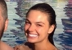 Isis Valverde toma banho de piscina com amigo - Reprodução/Instagram