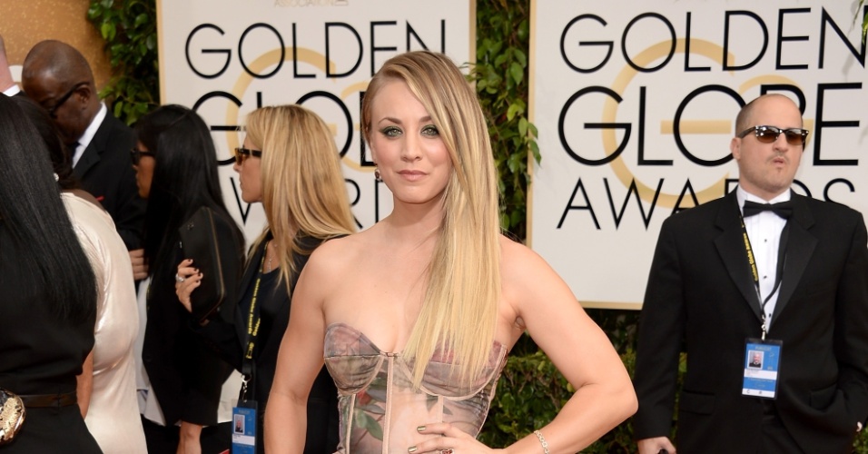 12.jan.2014 - A atriz Kaley Cuoco, de "The Big Bang Theory", chega para a edição 2014 do Globo de Ouro, em Beverly Hills