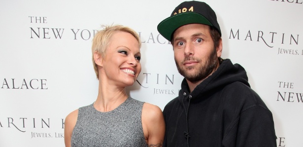 Pamela Anderson e Rick Salomon estão se divorciando