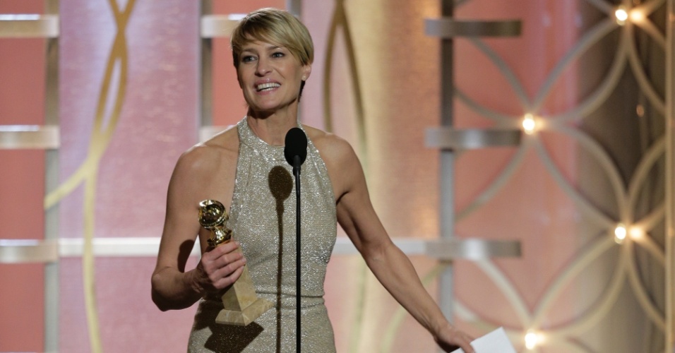 12.jan.2014 - Robin Wright é premiada como melhor atriz dramática no Globo de Ouro 2014 por seu papel na série "House of Cards", do Netflix