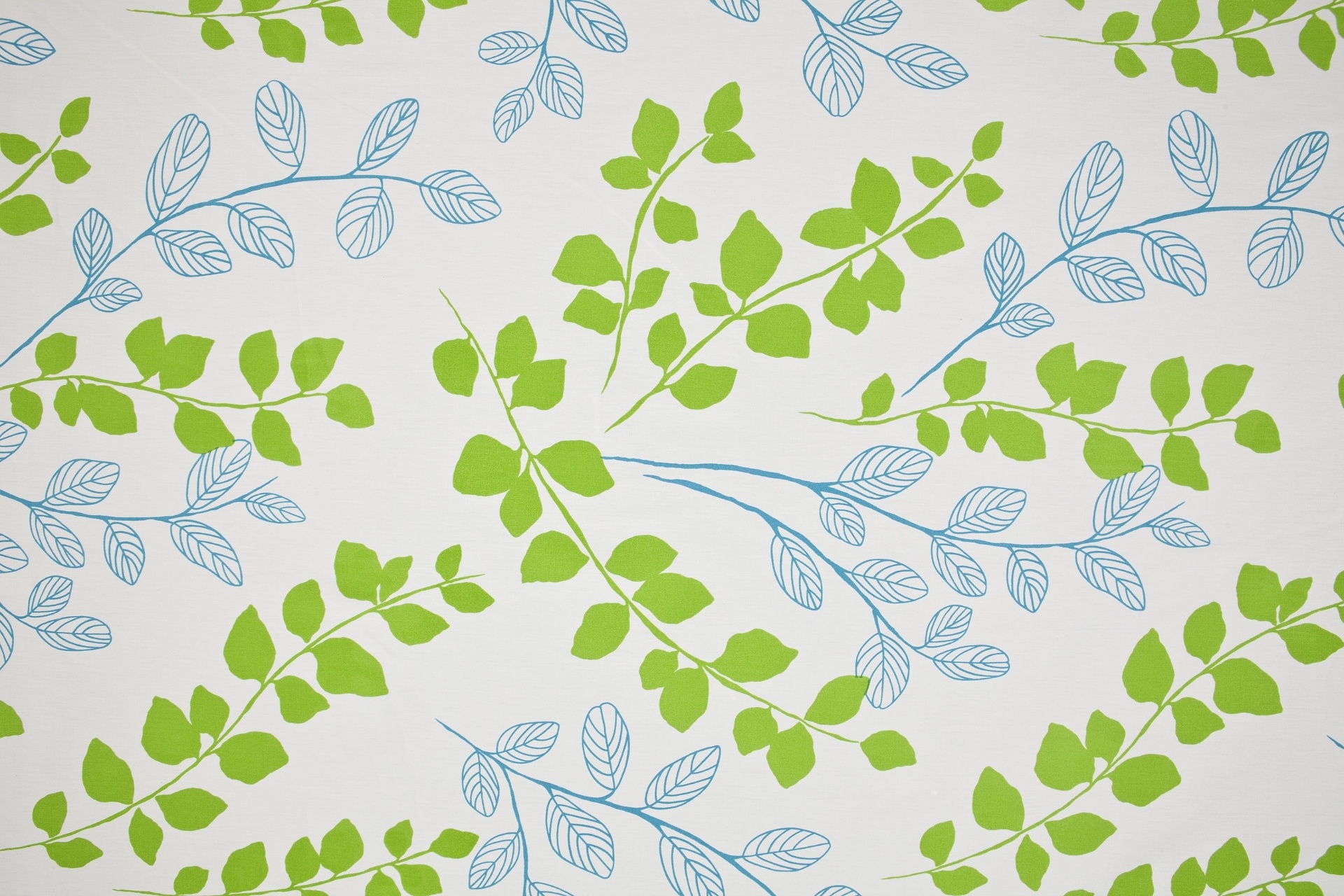 Durante a liquidação da Casa Fortaleza Home & Office (www.casafortaleza.com.br), o tecido Folhas pode ser comprado de R$ 44,60 por 22,30 (o metro) I O preço promocional é válido até 31 de janeiro de 2014 ou enquanto durar o estoque - Divulgação