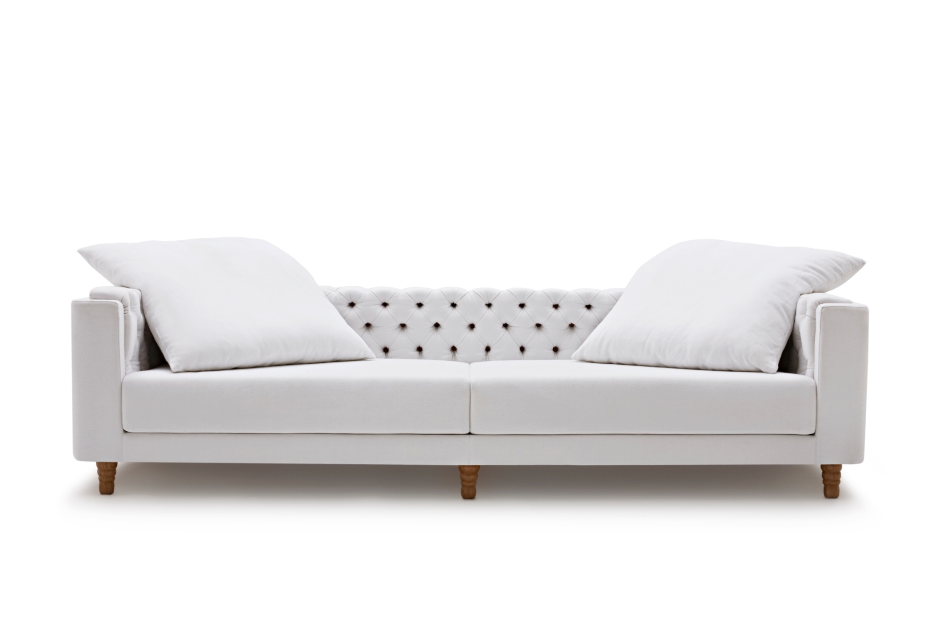 A partir de 15 de janeiro de 2014, a Decameron (www.decamerondesign.com.br) liquida peças para pronta-entrega com até 35% de desconto. Durante a promoção, o sofá Nouvelle, assinado pelo designer Marcus Ferreira, está à venda de R$ 18.410 por R$ 13.807 I O preço promocional é válido até 28 de fevereiro de 2014 ou enquanto durar o estoque - Divulgação