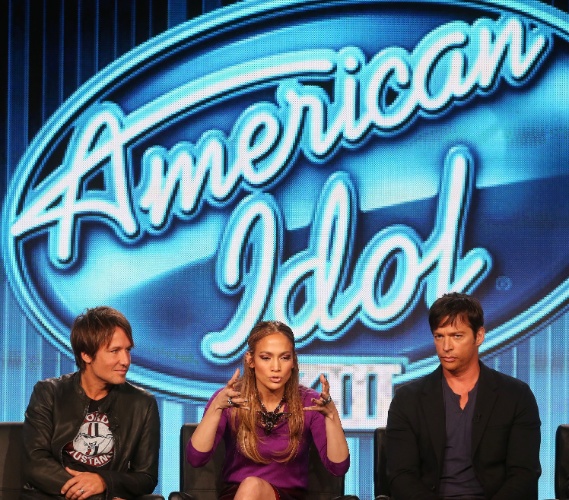 13.jan.2014 - Elenco de "American Idol" lança a 13ª temporada do programa