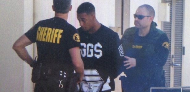 O rapper Lil Za, amigo de Justin Bieber, foi preso nesta terça-feira, 14, na casa do cantor em Calabasas, na Califórnia