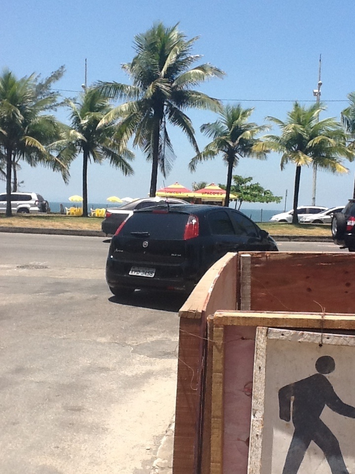 Participantes do "BBB14" deixam hotel no Rio rumo ao Projac