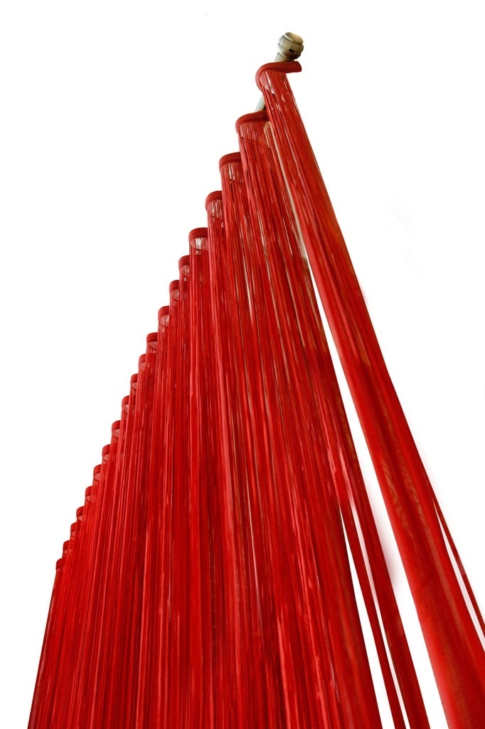 Para o verão, as cortinas devem ser leves, filtrando os raios solares, sem causar um visual pesado. Uma opção é a cortina da linha Coulisse, que tem 3 m de altura e é comercializada por R$ 560 o metro quadrado na Uniflex (www.uniflex.com.br) - Divulgação