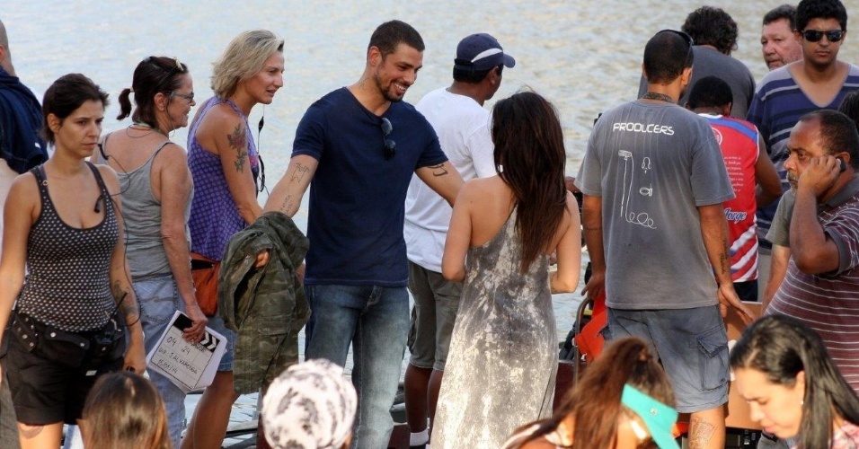 15.jan.2014 - Cléo Pires e Cauã Reymond gravam cenas da série o "Caçador", na Lagoa de Freitas, no Rio