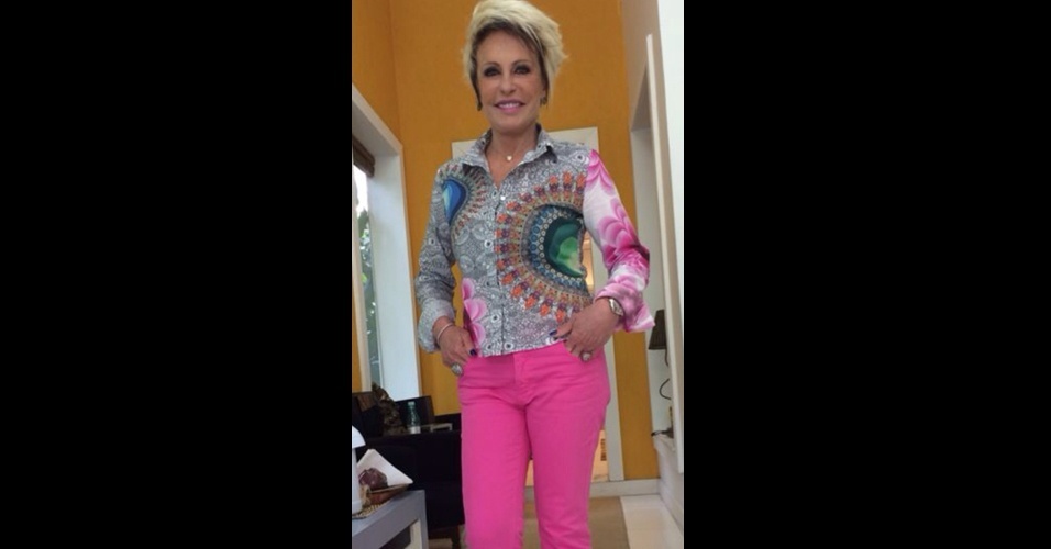 Os looks da apresentadora Ana Maria Braga costumam fazer sucesso entre o público da Globo. A camisa estampada da Desigual foi uma das peças mais pedidas em dezembro de 2013 - Divulgação
