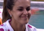 Angela confidencia que beijou Junior: "Ele é o único que eu ficaria aqui" - Reprodução/Globo