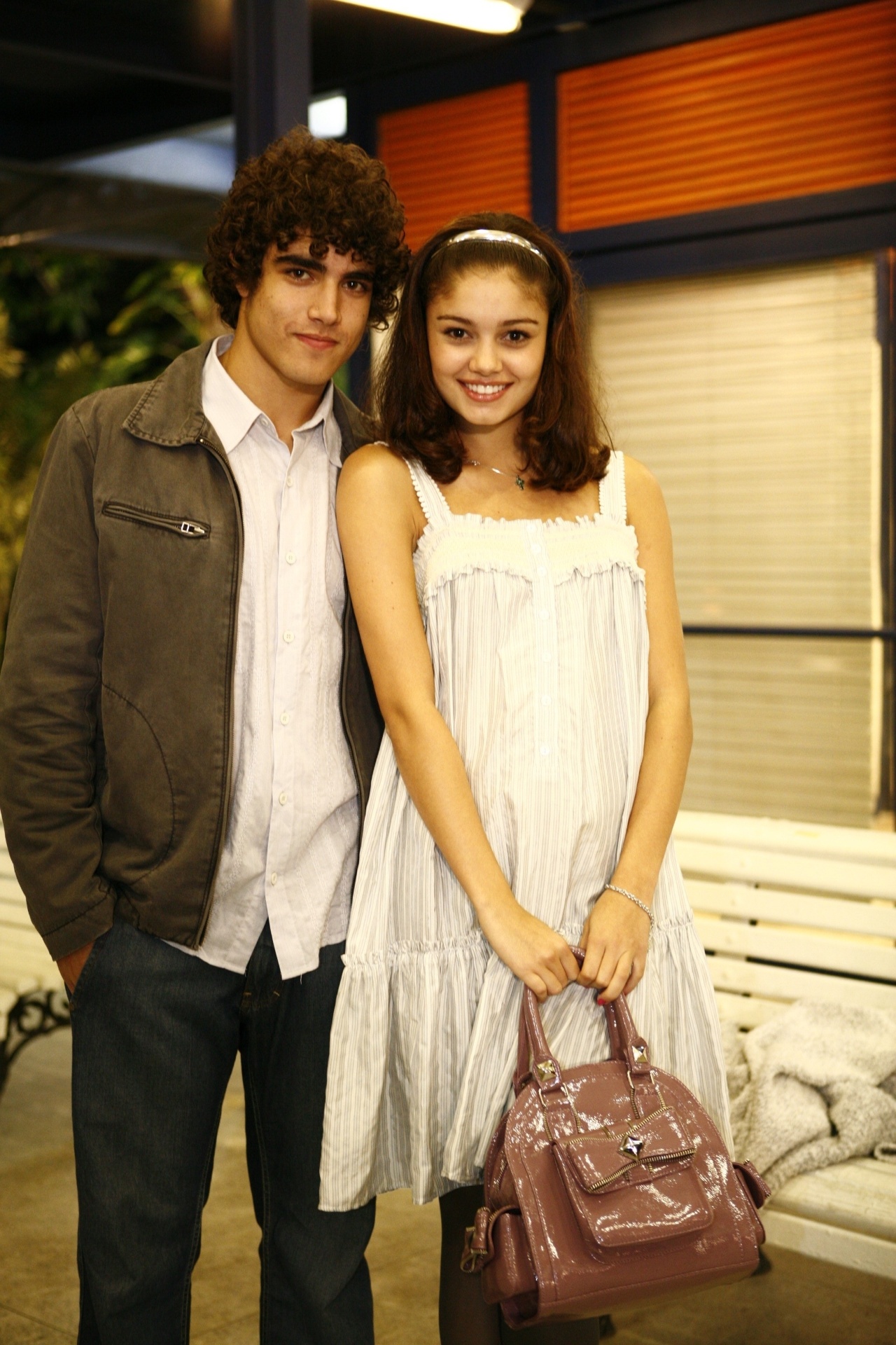 2008- Depois de ser selecionado em um concurso de talentos no programa "Caldeirão do Huck", Caio Castro estreou em "Malhação", ao lado da atriz Sophie Charlotte, seu par romântico na trama e na vida real. O namoro do casal durou apenas três meses e de lá para cá, Caio não assumiu nenhum relacionamento publicamente - TV Globo/Divulgação