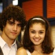 2008- Depois de ser selecionado em um concurso de talentos no programa "Caldeirão do Huck", Caio Castro estreou em "Malhação", ao lado da atriz Sophie Charlotte, seu par romântico na trama e na vida real. O namoro do casal durou apenas três meses e de lá para cá, Caio não assumiu nenhum relacionamento publicamente - TV Globo/Divulgação
