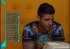 Rodrigo cogita votar em Diego ou Angela, mas vota em Aline - Reprodução/Globo