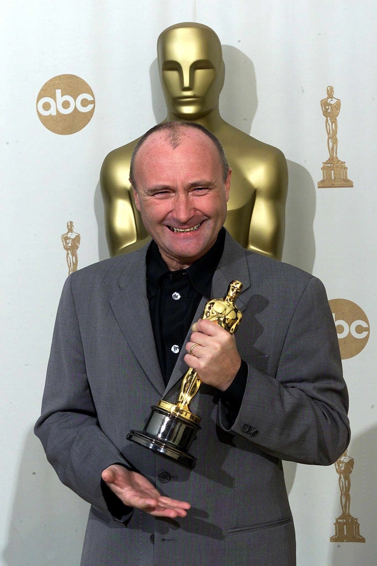 21.jan.2014 - Em 2000, Phil Collins recebeu o Oscar por "You?ll Be In My Heart", composta para a animação ?Tarzan?. - AFP