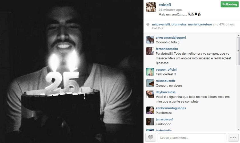 22.jan.2014 - Caio Castro comemora seus 25 anos com bolo e velinhas