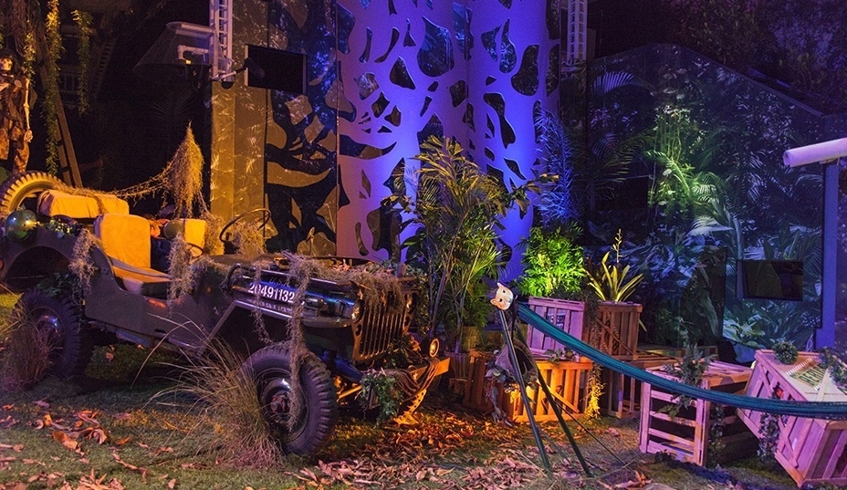 22.jan.2014 - Decoração da parte externa da casa na Festa Perdidos na Selva