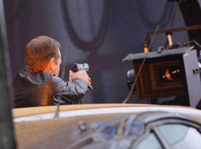 22.jan.2014 - Kiefer Shuterland grava cenas da nova temporada da série "24 Horas" em Londres
