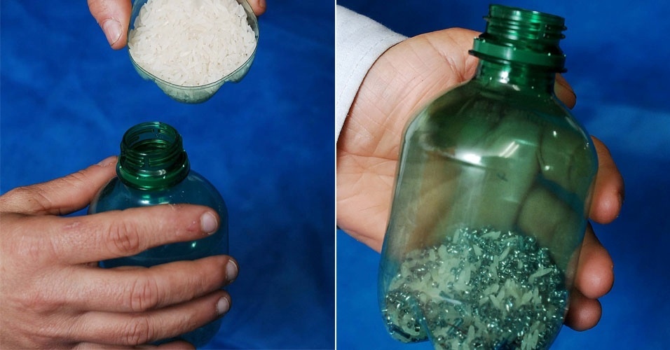 Coloque uma xícara de café de arroz e outra de micangas dentro da garrafa PET. Os grãos serão os responsáveis por produzir os sons da maraca - Reinaldo Canato/UOL
