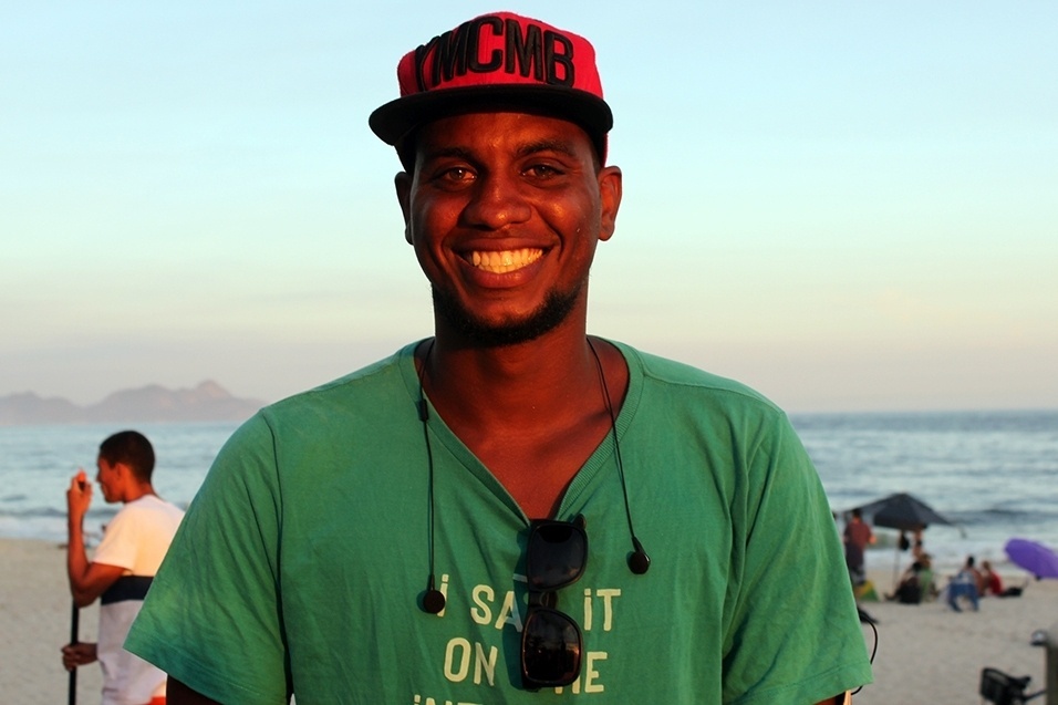 O boné de André foi comprado no site de leilões e-Bay - Vanessa Holanda/UOL