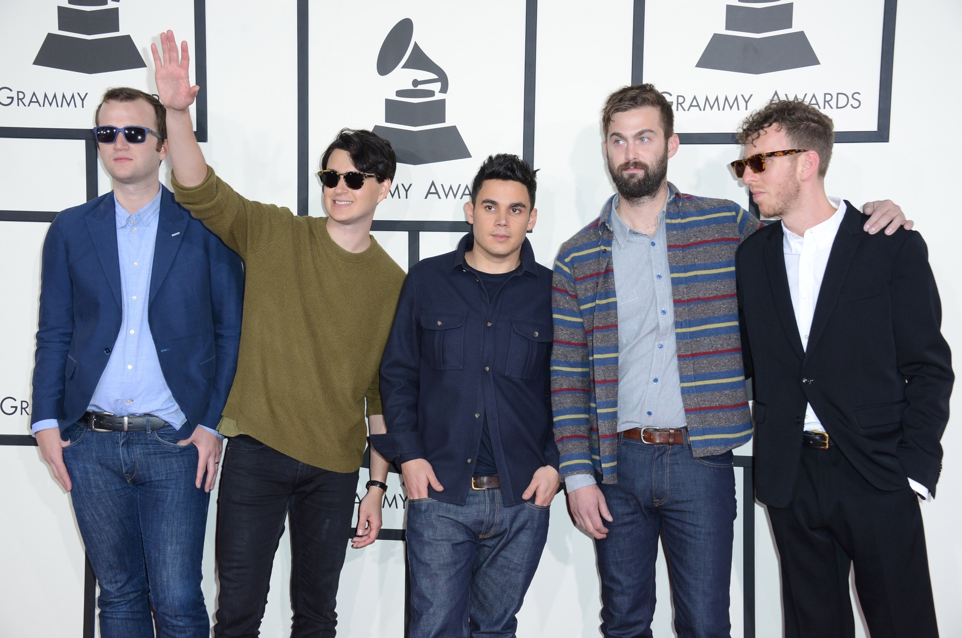 26.jan.2014 - Vampire Weekend chega à cerimônia da 56ª edição do Grammy. A banda indie levou o prêmio de melhor álbum alternativo pelo elogiado "Modern Vampires of the City", lançado em 2013. O disco ficou entre os melhores do ano, segundo a crítica especializada. - Reuters