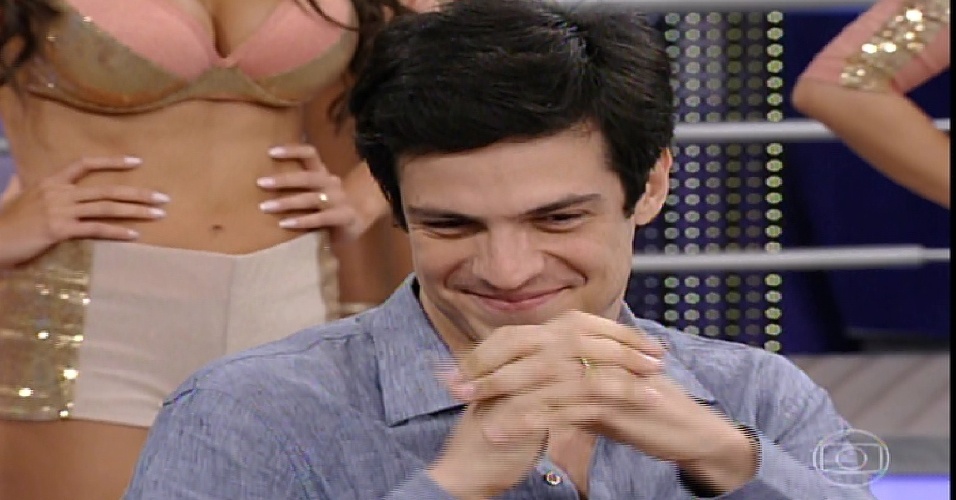 26.jan.2014 - Mateus Solano participa da "Pizza do Faustão", na noite deste domingo (26), na TV Globo