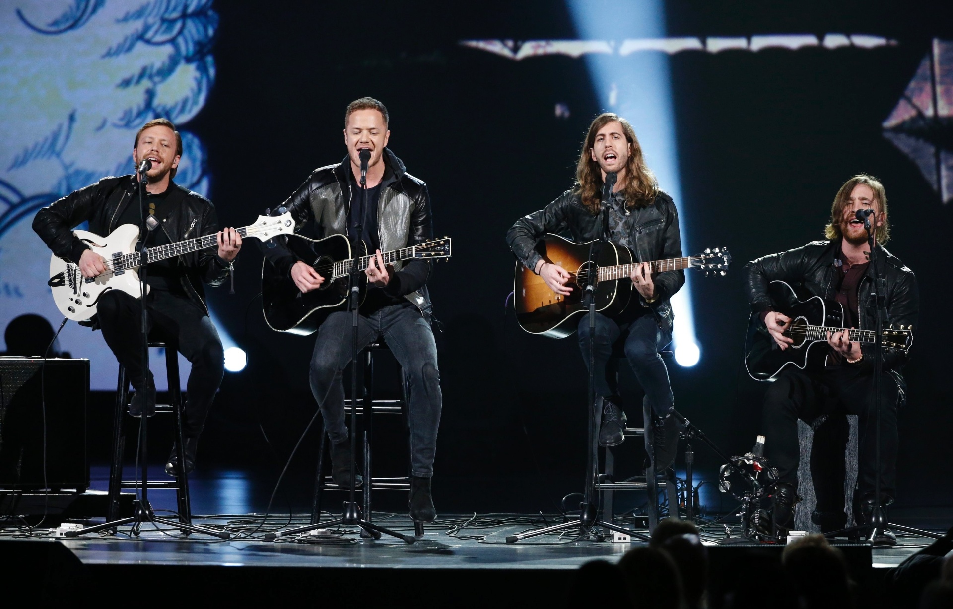 27.jan.2014 - A banda Imagine Dragons participa da gravação do especial "The Night That Changed America: A Grammy Salute To The Beatles", que comemora 50 anos da primeira aparição dos britânicos na TV norte-americana, no programa "The Ed Sullivan Show" - Mario Auzuoni/Reuters