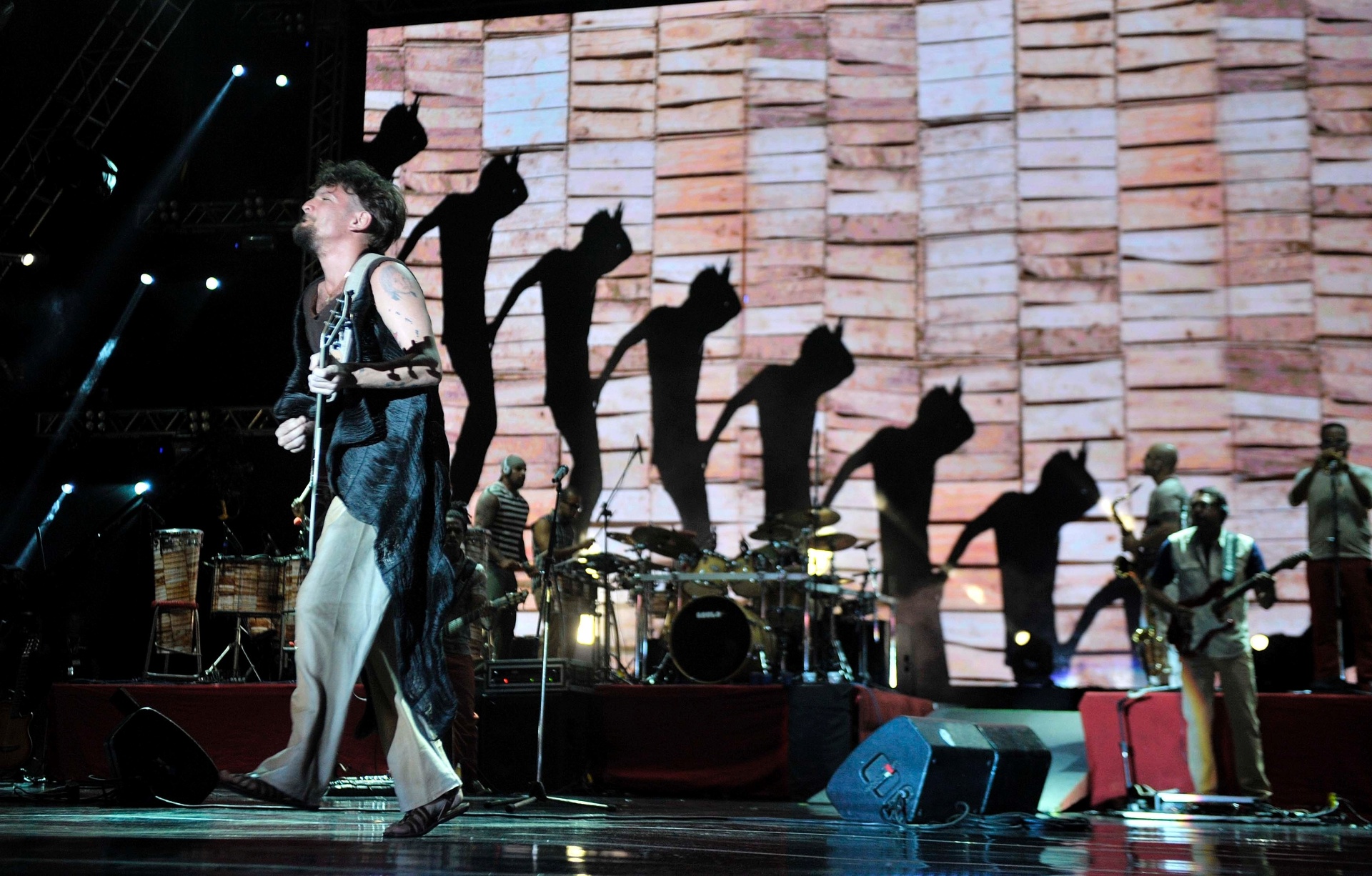 29.jan.2014 - O cantor Saulo, ex-vocalista da Banda Eva, se apresenta no Festival de Verão de Salvador - Joao Alvarez/UOL