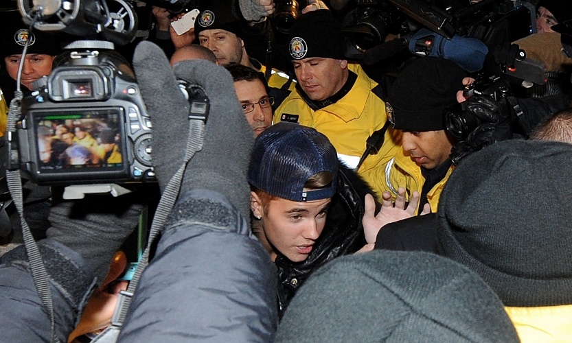 29.jan.2014 - Justin Bieber é detido no Canadá por agressão a motorista