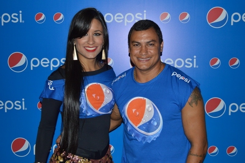 30.jan.2014 - Popó com a namorada no Festival de Verão em Salvador