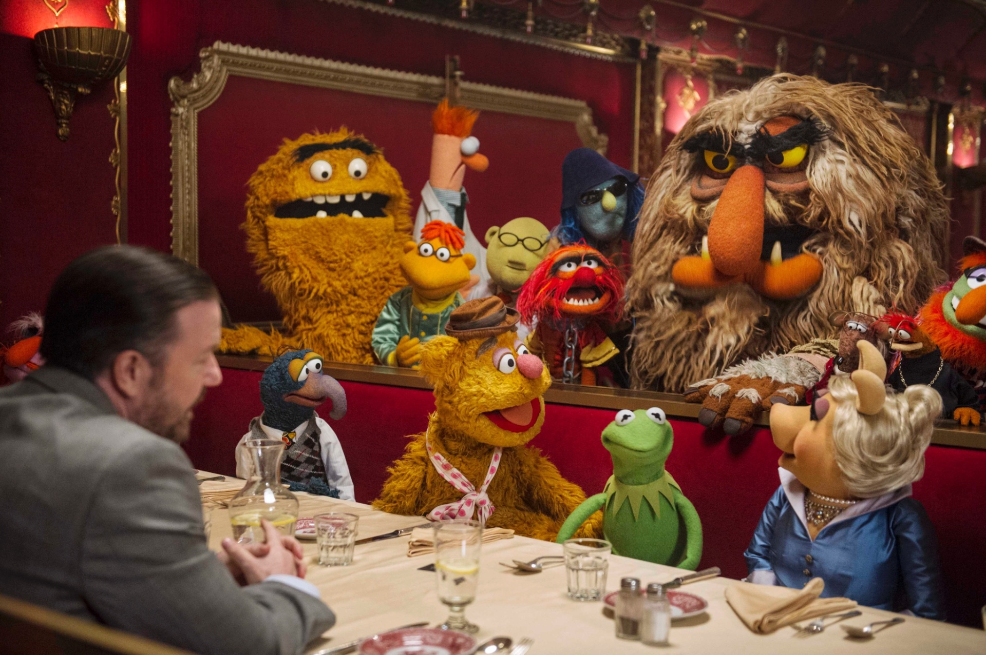 Cena de "Muppets 2 - Procurados e Amados", de James Bobin - Divulgação/Disney