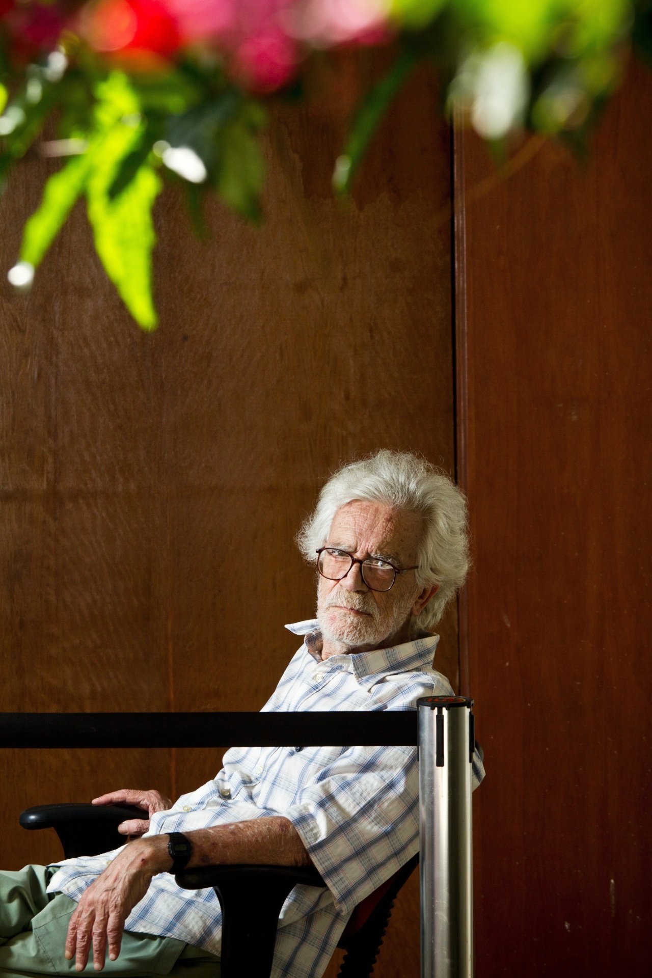 27.out.2011 - Retrato do documentarista Eduardo Coutinho durante o lançamento do filme "As Canções", na Mostra de Cinema de São Paulo, em outrubro de 2011 - Folhapress