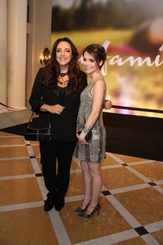 2.fev.2014 - Sandy e Ana Carolina na festa da novela "Em Família"