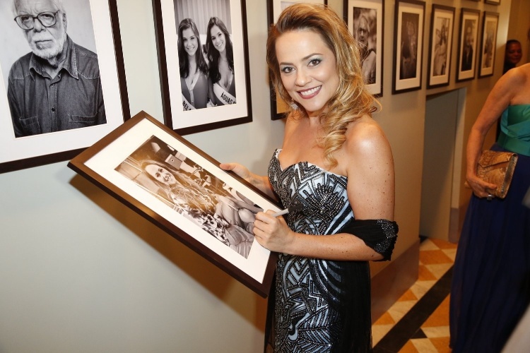 2.fev.2014 - Viviane Pasmanter na festa da novela "Em Família"