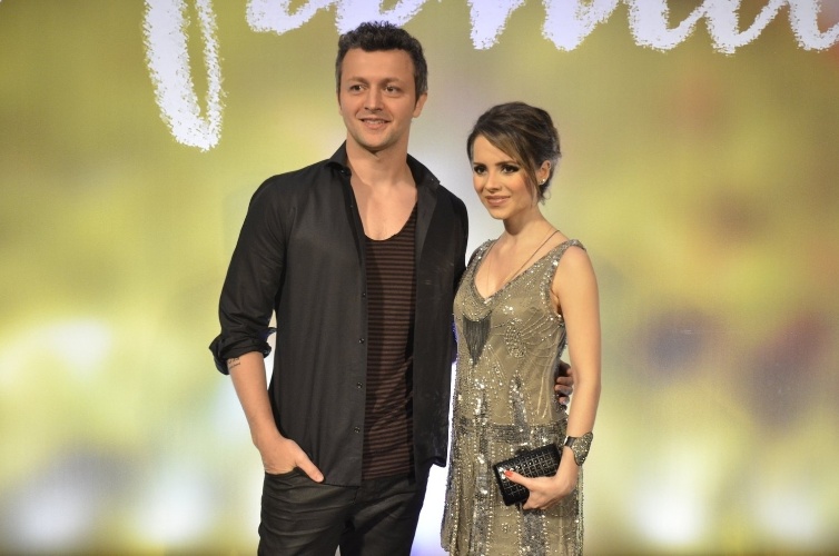 2.fev.2014 - Sandy e Lucas Lima na festa da novela "Em Família"
