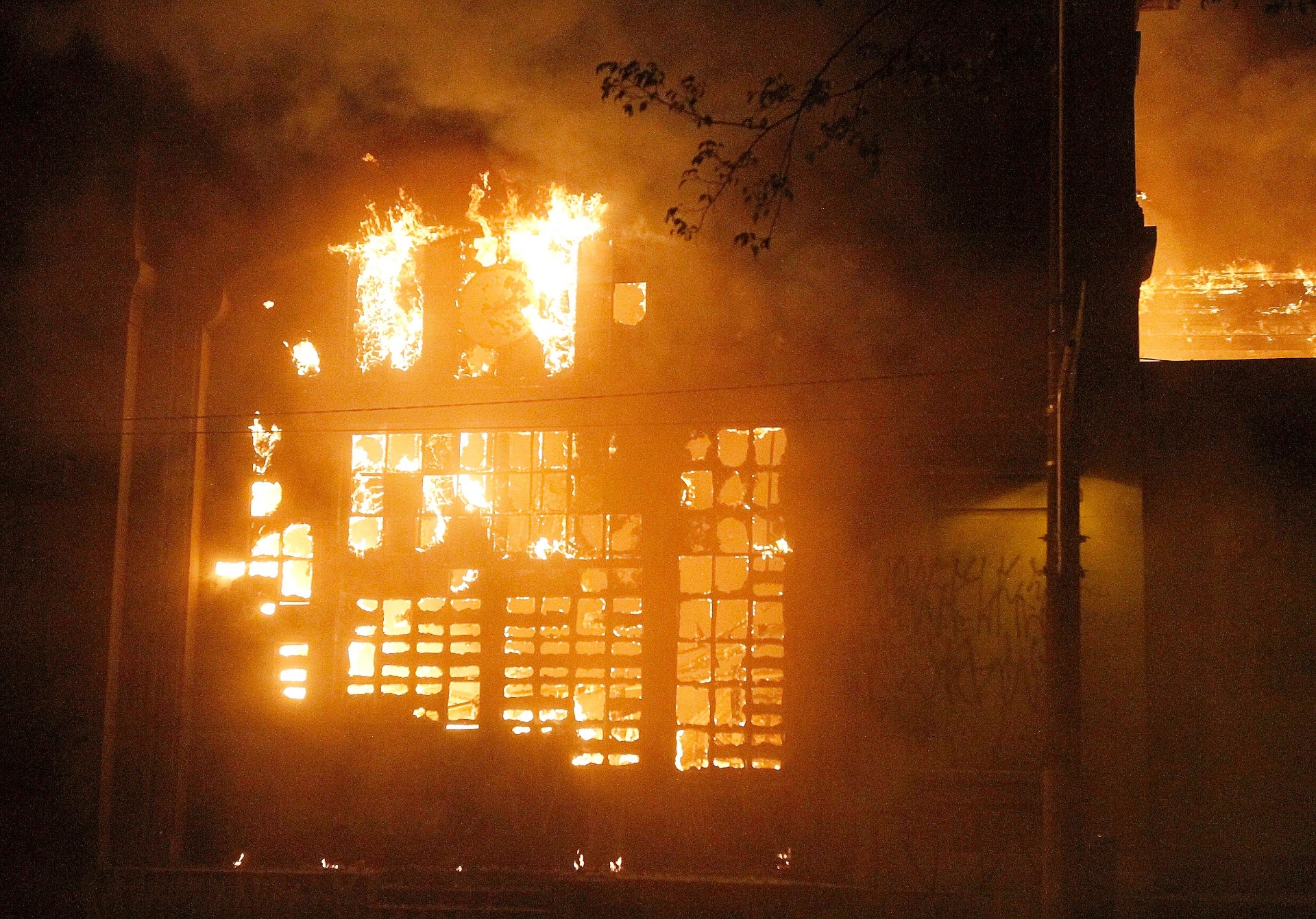 4.fev.2014 - Incêndio de grandes proporções destrói o Centro Cultural do Liceu de Artes de Ofícios de São Paulo, no bairro do Bom Retiro, região central da capital paulista - Reginaldo Castro/Estadão Conteúdo