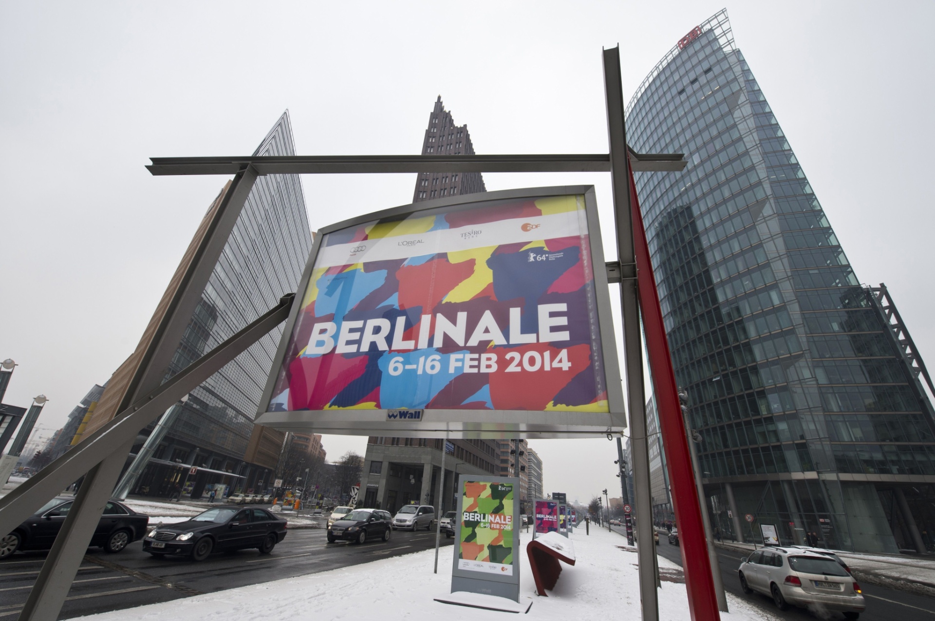 3.fev.2014 - Preparativos para a 64ª edição do Festival de Berlim - JOHN MACDOUGALL/AFP