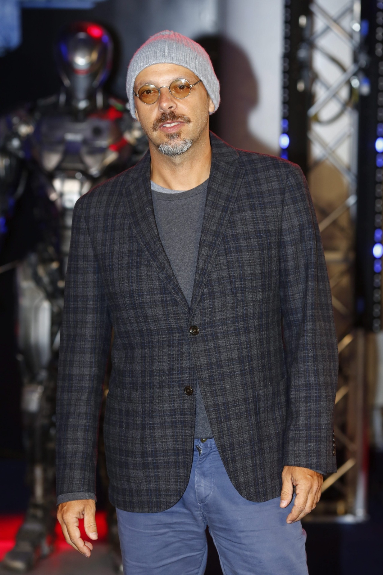 5.fev.2014 - O diretor de "Robocop" José Padilha comparece a pré-estreia do filme em Londres - EFE/Tal Cohen