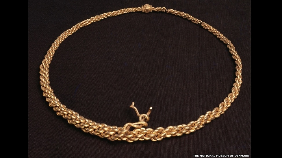 A mostra tem como objetivo evidenciar o papel dos vikings como saqueadores e comerciantes. Acima, um colar do século 10 - The National Museum of Denmark