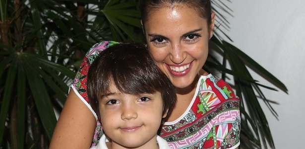 Chris Flores com o filho Gabriel, fruto de sua relação com o fotógrafo Ricardo Corrêa