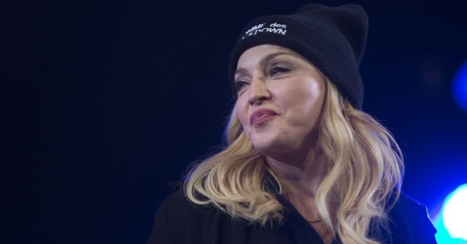 5.fev.2014 - Madonna durante show organizado pela Anistia Internacional em Nova York