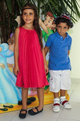 5.fev.2014 - Os filhos de Marcos Mion, Donatella e Stefano. Edu Guedes comemorou o aniversário da filha, Maria Eduarda