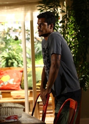 Marcello Melo Jr. grava cena de "Em Família". Na trama, ele interpreta o personagem Jairo