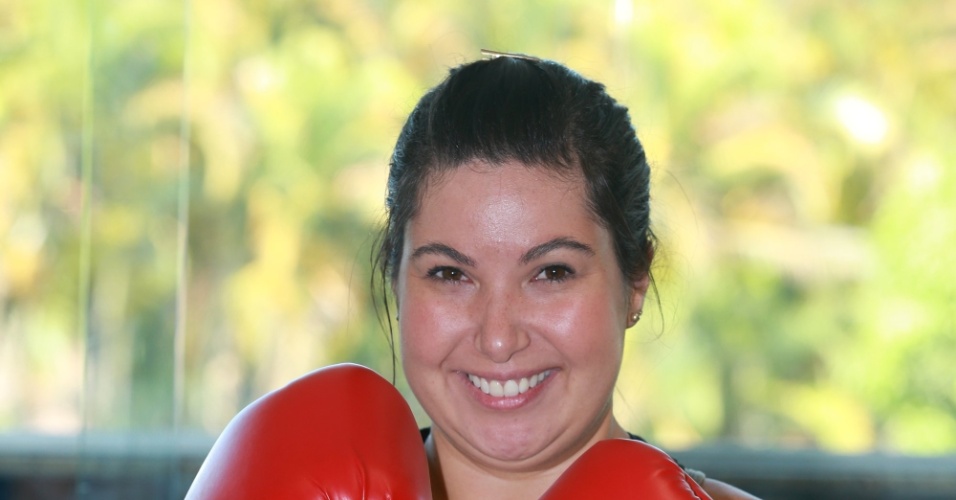 7.fev.2014 - Mariana Xavier faz aula de muay thai três vezes por semana